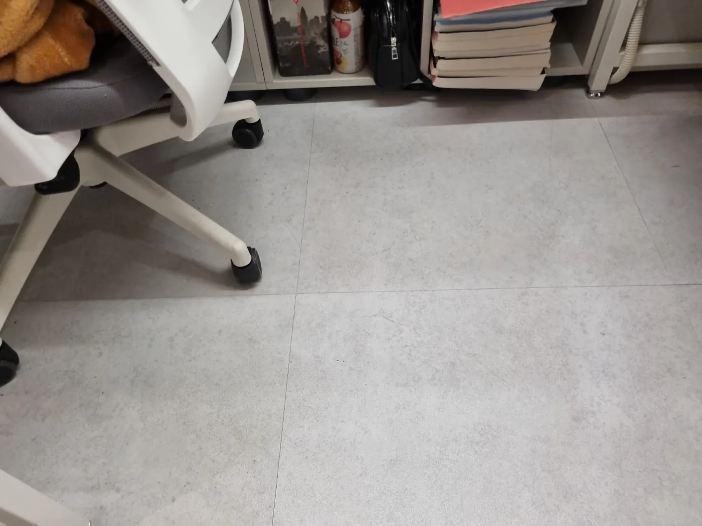 바닥 마감 상태 — 통영시 학원청소 현장