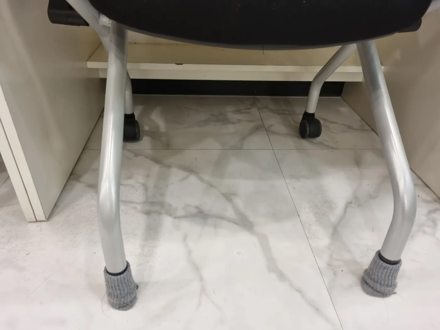부곡면 학원청소 시공 현장 — 바닥 마감 상태