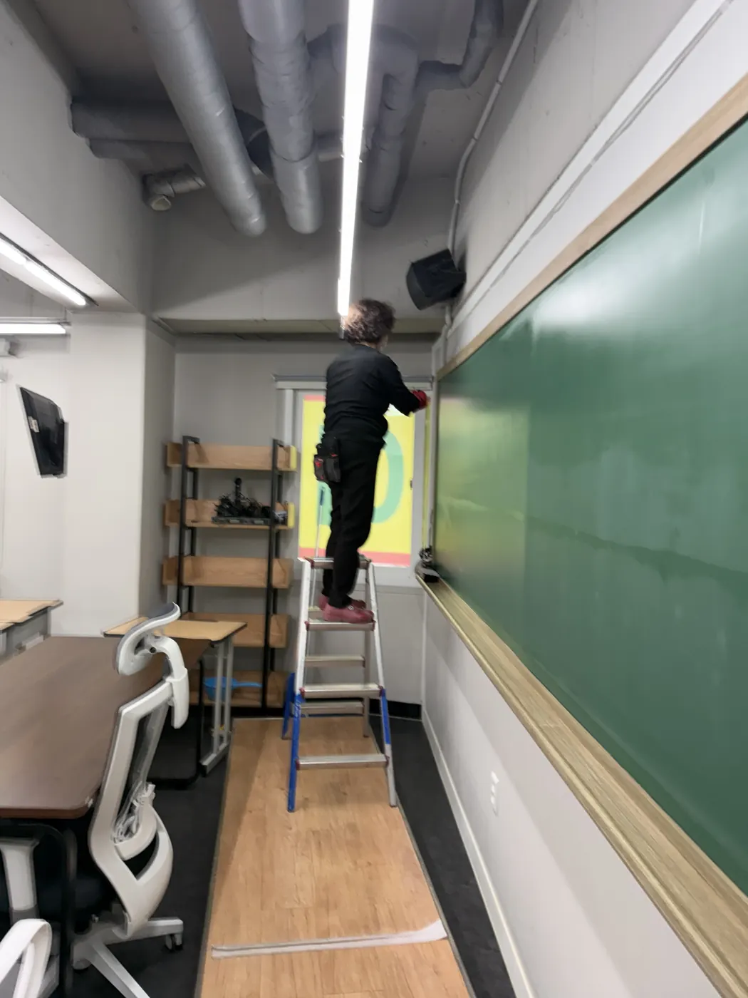 작업 진행 — 김해시 학원청소 현장