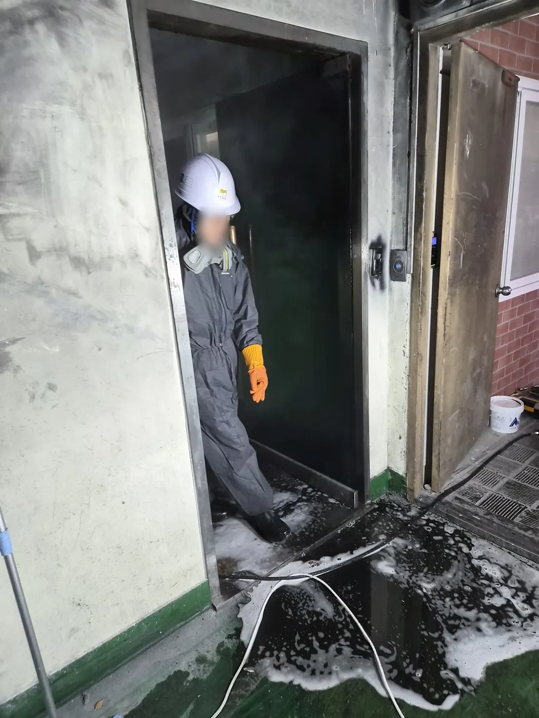 세척 진행 — 함안군 화재청소 현장