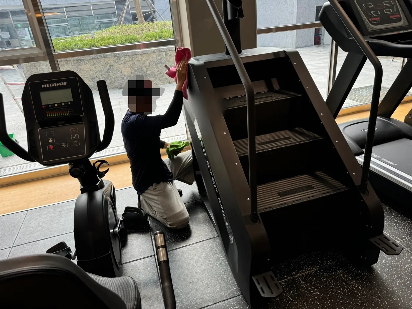 세정 진행 — 창녕군 헬스장청소 현장