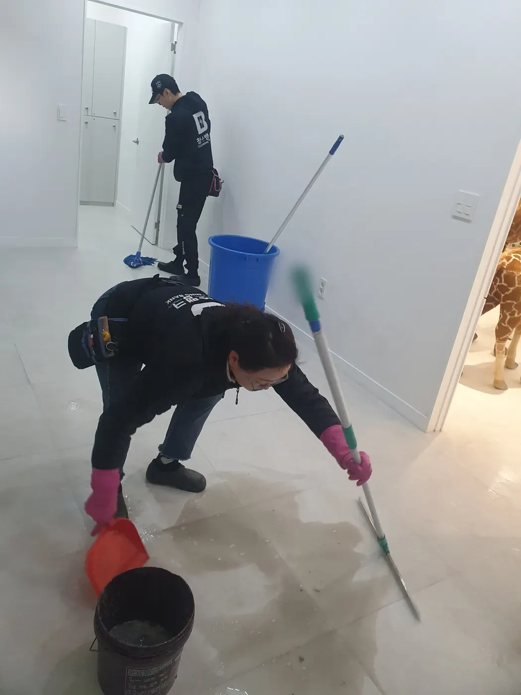 바닥 물걸레 마감 — 창원 마산합포구 병원청소 현장