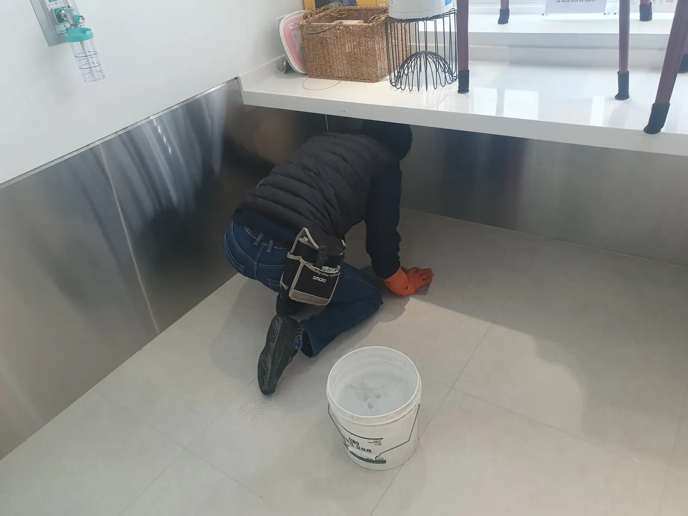 세정 진행 — 양산시 병원청소 현장