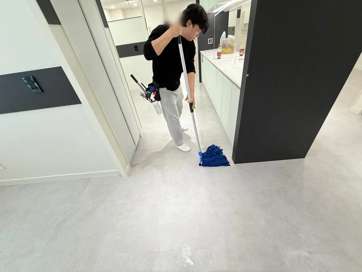세정 진행 — 밀양시 상가청소 현장