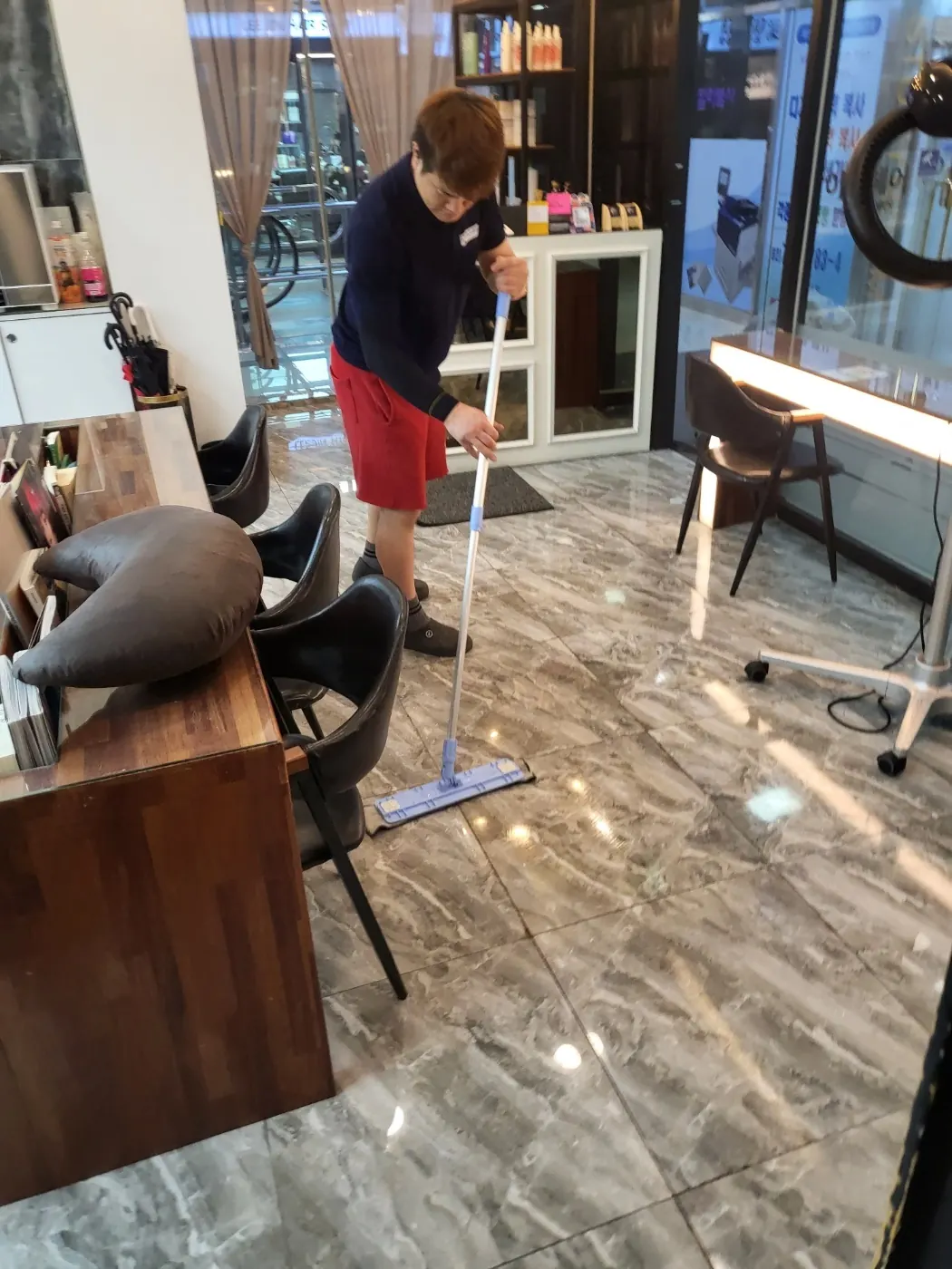 작업 진행 — 고성군 미용실청소 현장
