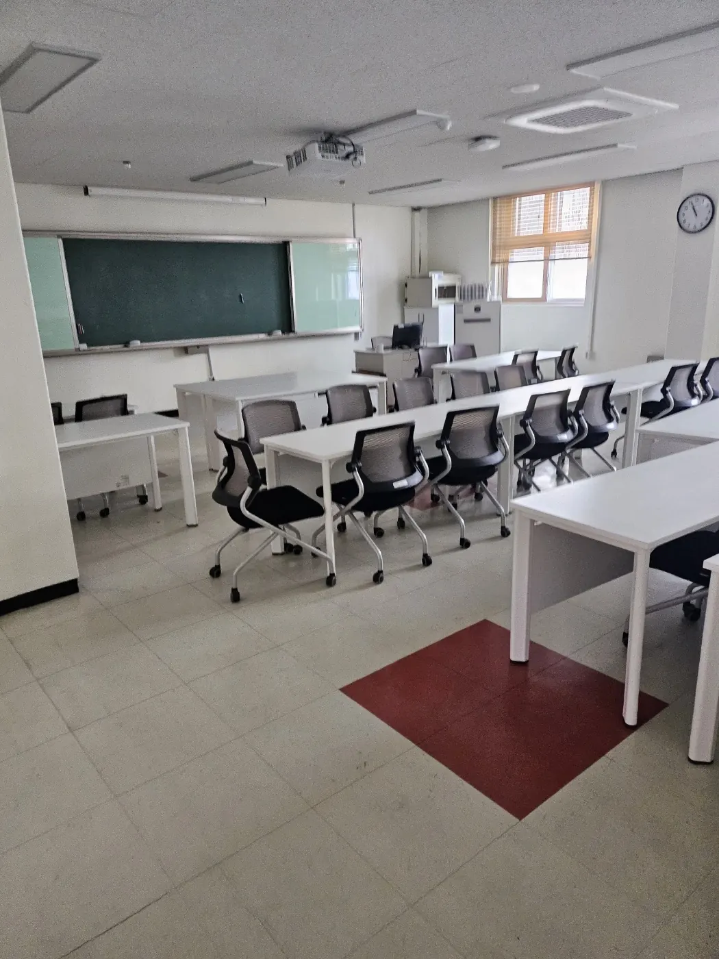 의령읍 학교청소 시공 현장 — 교실 마감