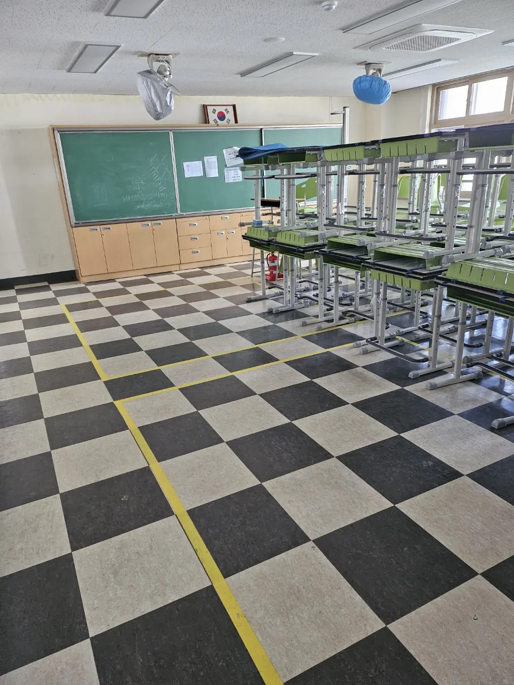 통영시 학교청소 시공 현장 — 교실 정리