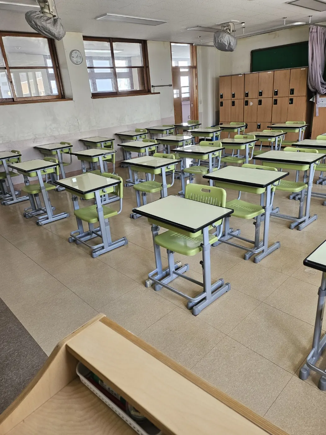 삼거동 학교청소 시공 현장 — 교실 마감