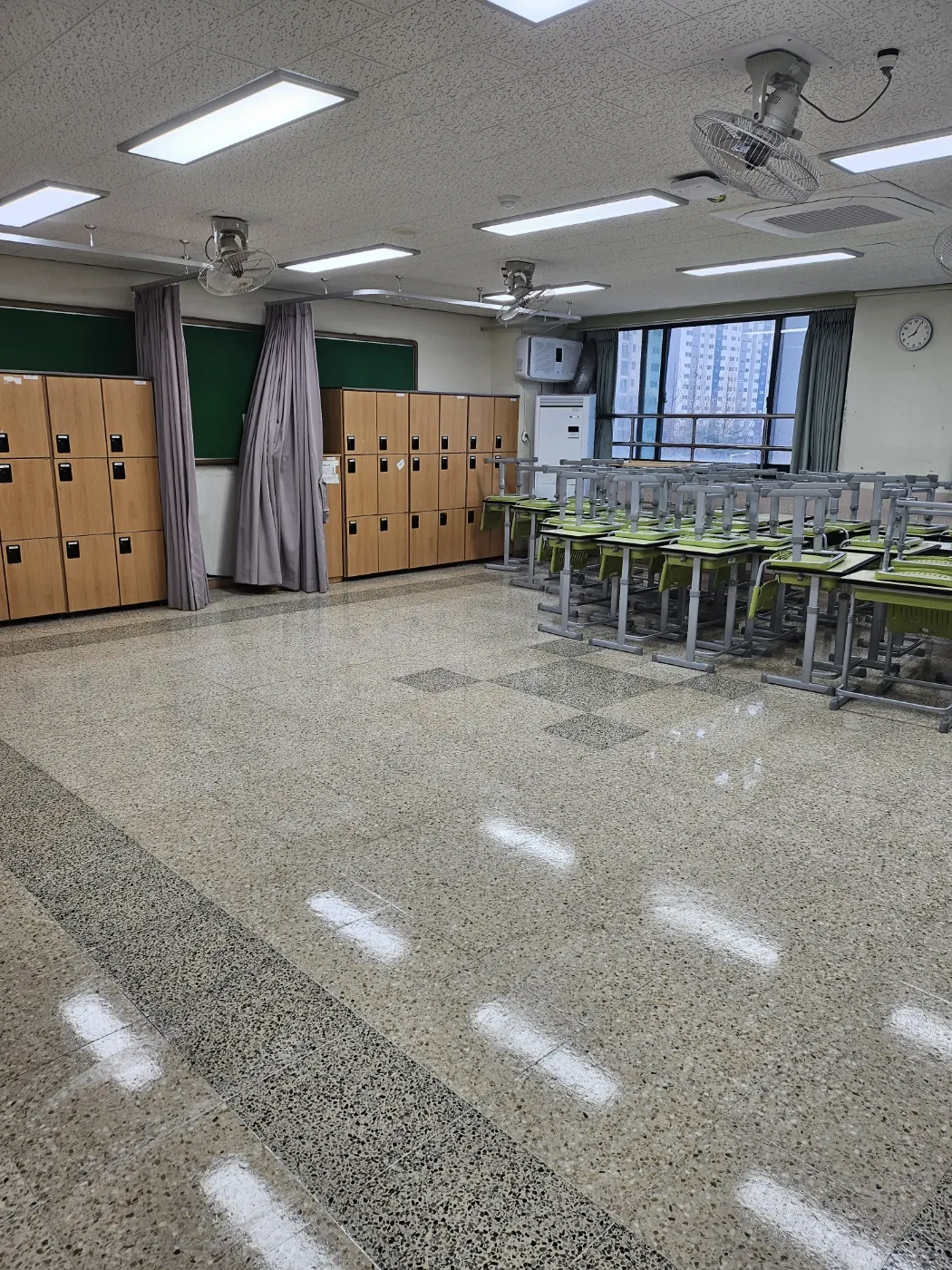 마암면 학교청소 시공 현장 — 교실 마감