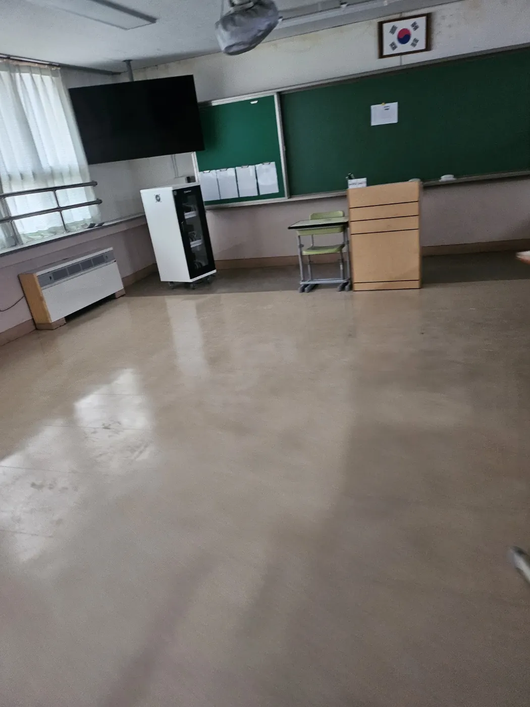 고성읍 학교청소 시공 현장 — 교실 정리