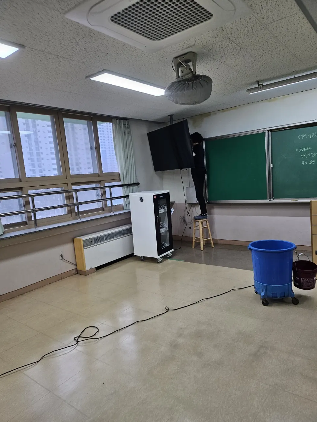 부북면 학교청소 시공 현장 — 교실 마감