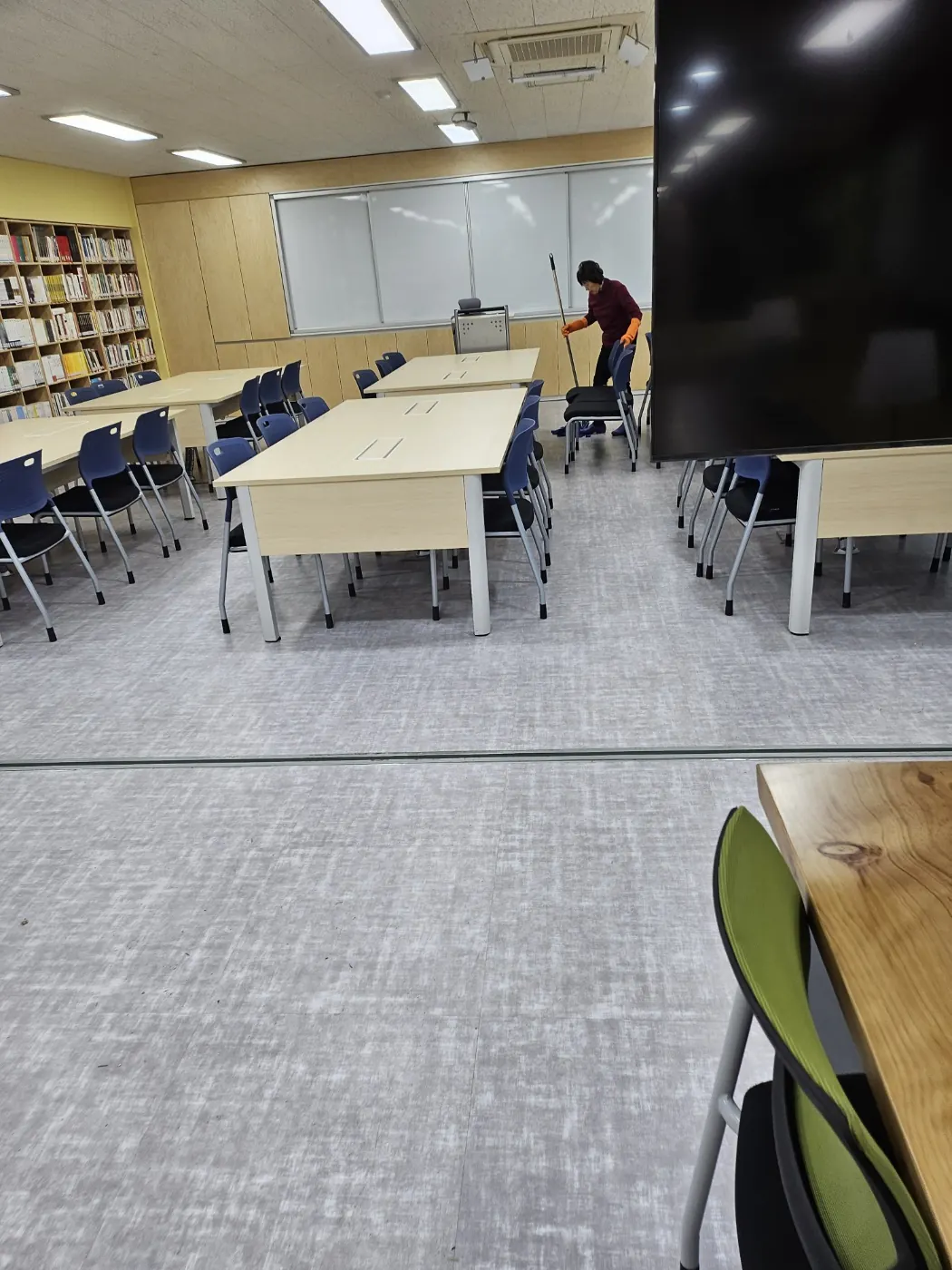 도서관 정리 — 삼거동 학교청소 현장