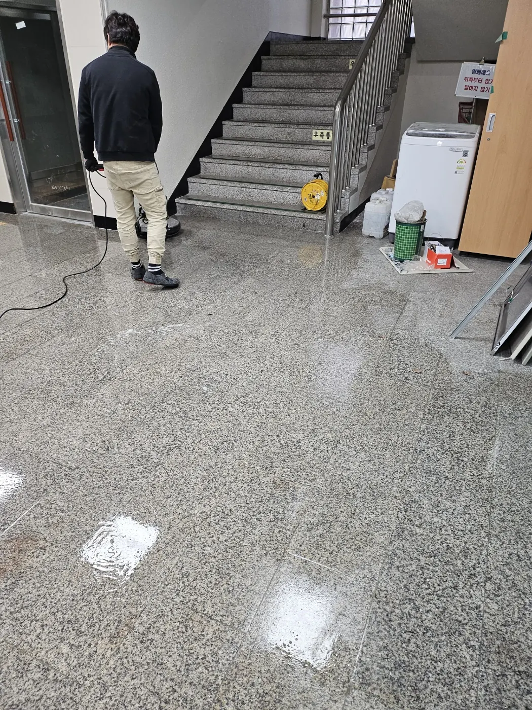왁스 재코팅 — 덕포동 학교청소 현장