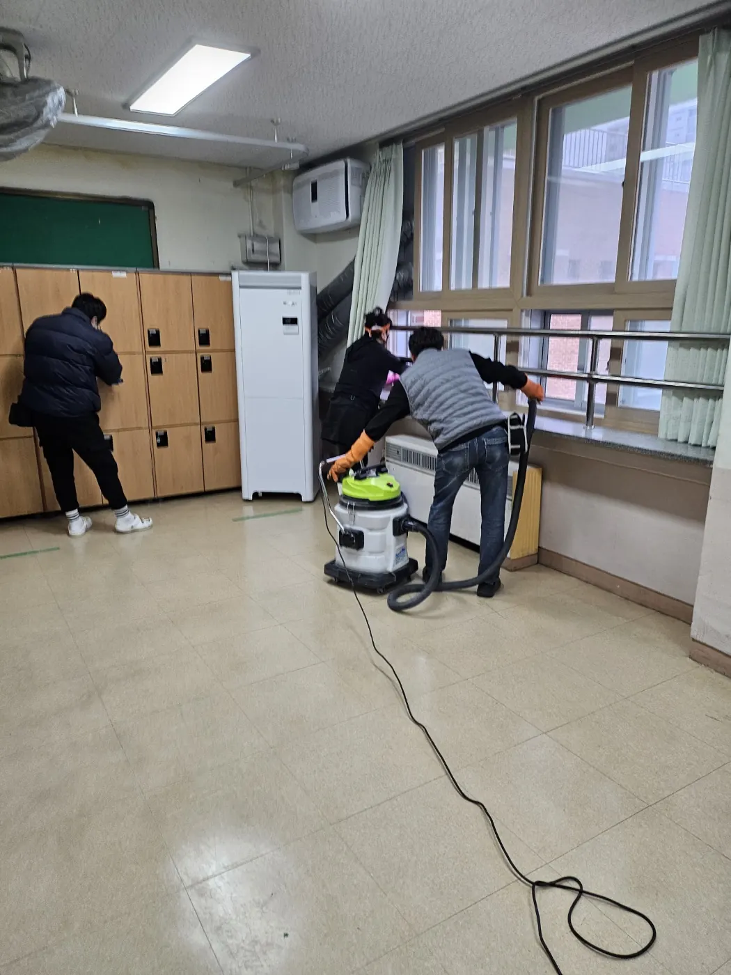 세정 진행 — 창녕군 학교청소 현장
